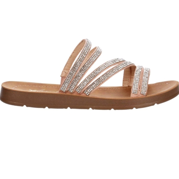 Sandals - Picture 2 of 10